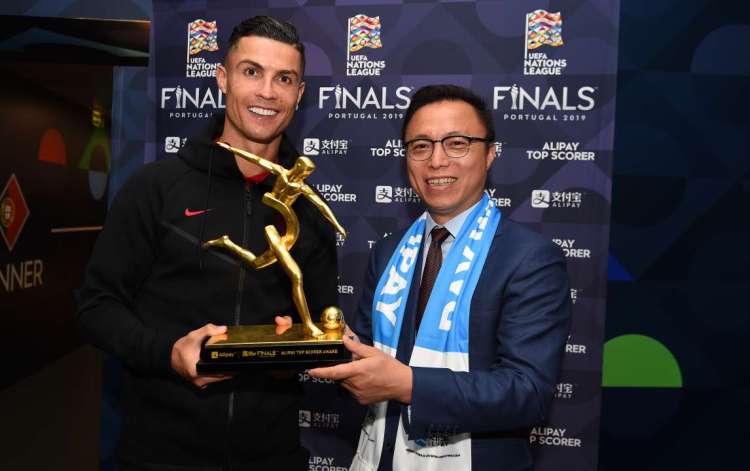Christian Ronaldo won the Alipay Top Scorer Trophy. Credit: Alipay 