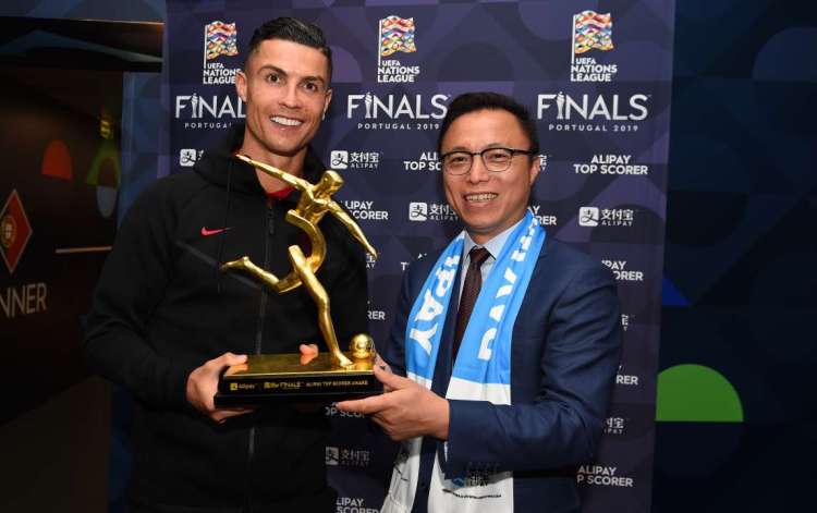 Christian Ronaldo won the Alipay Top Scorer Trophy. Credit: Alipay