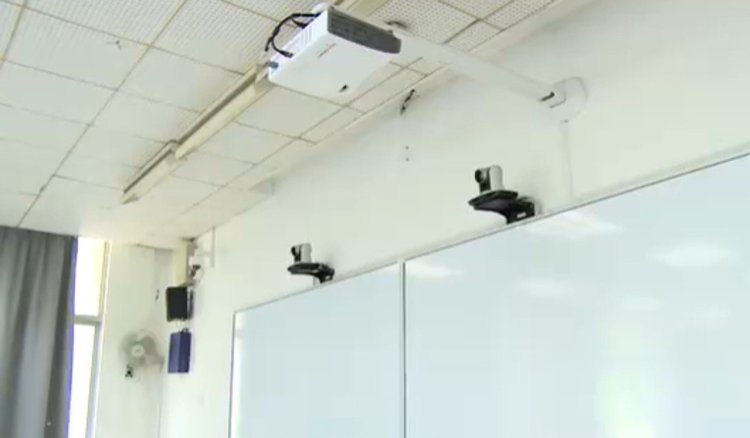 Classroom on China Pharmaceutical University's Nanjing campus equipped with facial recognition-capable cameras. Image: Weibo