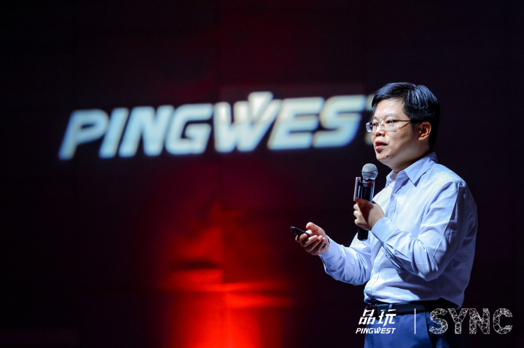 Tony Dou, Twitter's Deputy General Manager for Greater China region, speaking on SYNC SEA 2019 summit. Image: PINGWEST