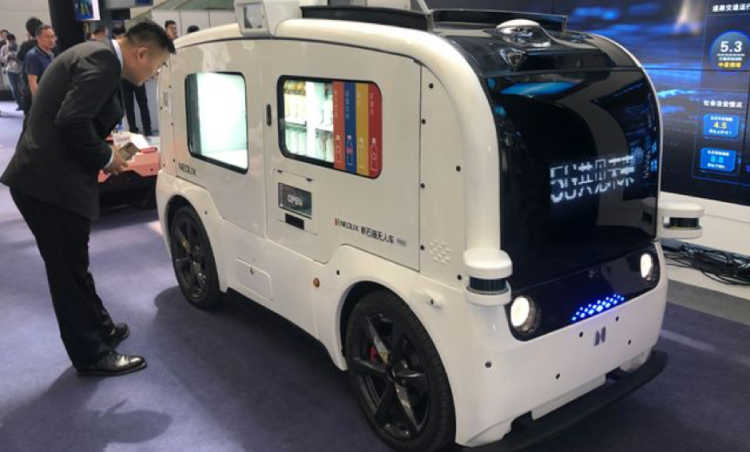 Baidu Unmanned Delivery Vehicle/Photo Credit: Zhengshang Cankao