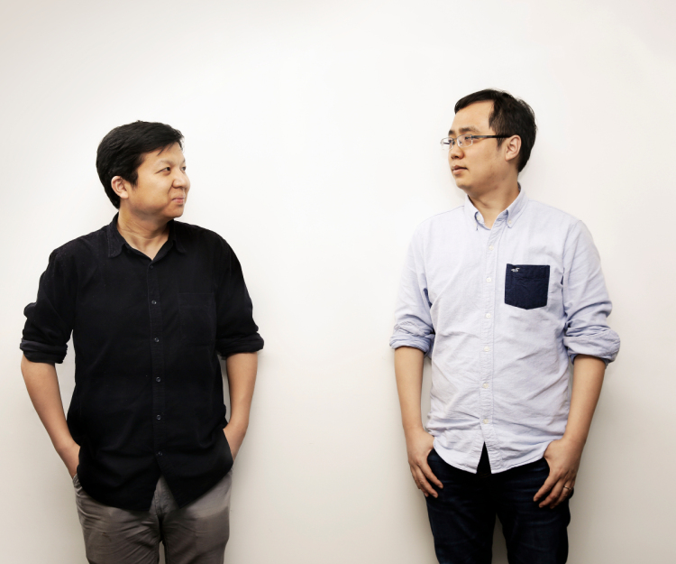 Kuaishou co-founder and CEO Su Hua (left) and co-founder Cheng Yixiao